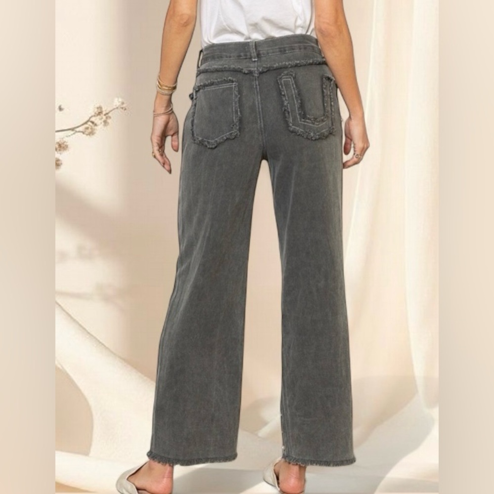 POL The Pearl Drop Jeans Distressed Straight-Leg Beaded Denim in Smoky Charcoal - Picture 4 of 6